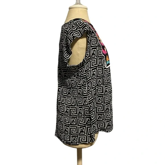 Savanna Jane Flower Embroidered Boho Chic  Folk V-neck Flutter Cap Sleeves Large - Picture 2 of 5